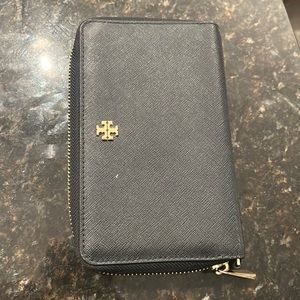 Tory Burch black leather wallet